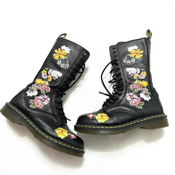 Dr. Martens Shoes - Dr. Martens Sz 7 Vonda II Cascading Floral 14-Eye Boots 1914